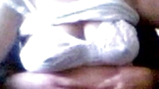 La video porno di malena vecchiaia sta avendo sul balcone