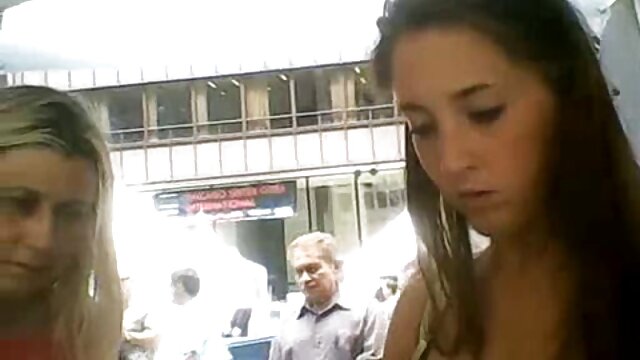 bellissimo biondo selvaggio collant con il joke pornhub pompino