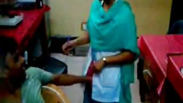 Due amici combattono con anal latina il pompino appassionato